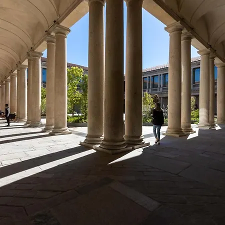 Portrait - Lungarno Collection Milánó