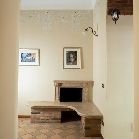 Wonderful Downtown Apartment-hd Netflix, King-size Bed, Two Minutes' Walk From Metro Daire