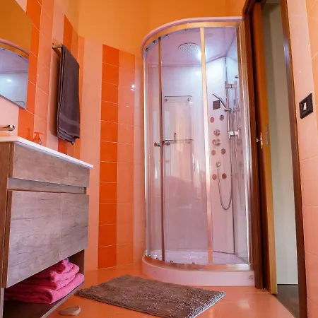 Daire Wonderful Downtown Apartment-hd Netflix, King-size Bed, Two Minutes' Walk From Metro Milano