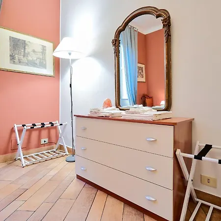 Apartment Xenia - Elegant Flat In The Center Of Milan