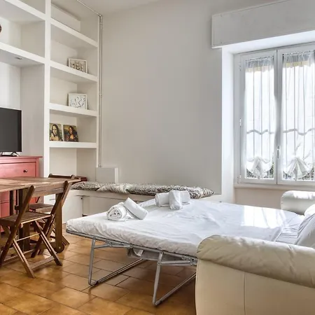 Joivy Adorable 1 Bed Flat Near Centre *