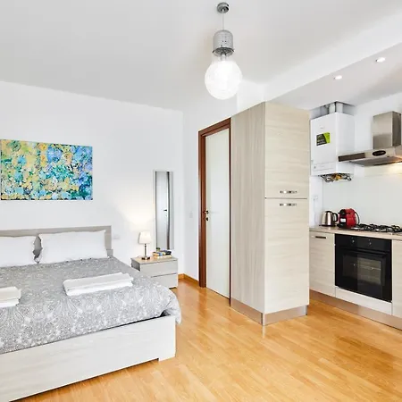 Apartment House Naviglio Grande 15 Minutes To Duomo Milan