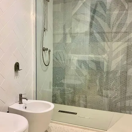 Lägenhet Lovely Flat In Bocconi Milano