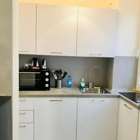 Apartman Lovely 2 With Small Garden Milánó