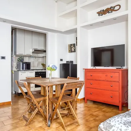Joivy Adorable 1 Bed Flat Near Centre Milán