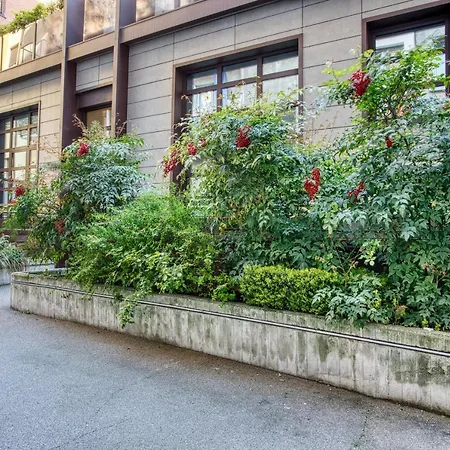 Joivy Charismatic 1-bed Flat With Parking