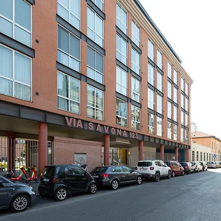 Apartamento Guesthost - Industrial Design Near M4 Tolstoj Milán
