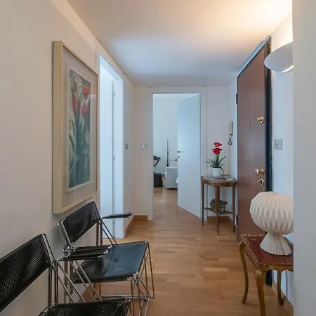 Lägenhet Luxury Flat Between Navigli And Duomo - Sambuco