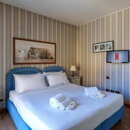 Montenapoleone-duomo Attico Di Lusso E Parcheggio Privato Appartement Milaan