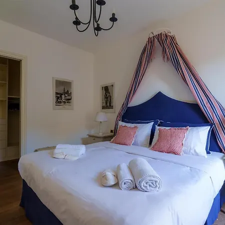 Appartement Montenapoleone-duomo Attico Di Lusso E Parcheggio Privato Milaan