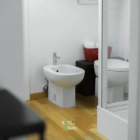 Keys Of Italy - Pontaccio 2 Your Refuge Rouge شقة