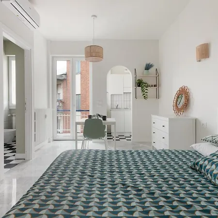 Comfy X2 - 1,1 Km Far From Iulm University! דירה