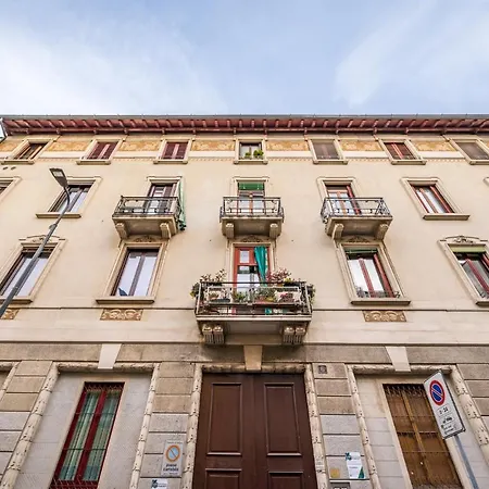 The Minimal Chic - Isola District Apartman