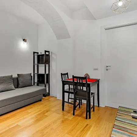 Alessia's Flat - San Luigi * Milan