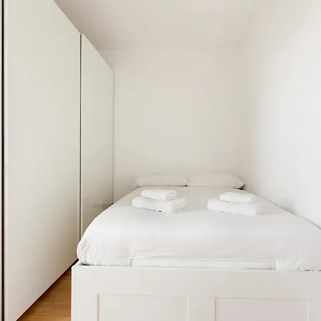 Comfy X3 - With Balcony * Milánó