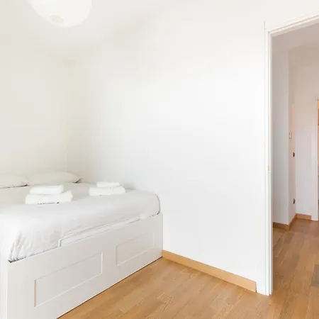 Comfy X3 - With Balcony