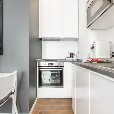 Life House-red San Siro & Duomo