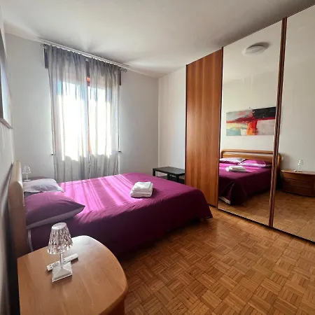Domusmi Viale Monza 319 * Mediolan