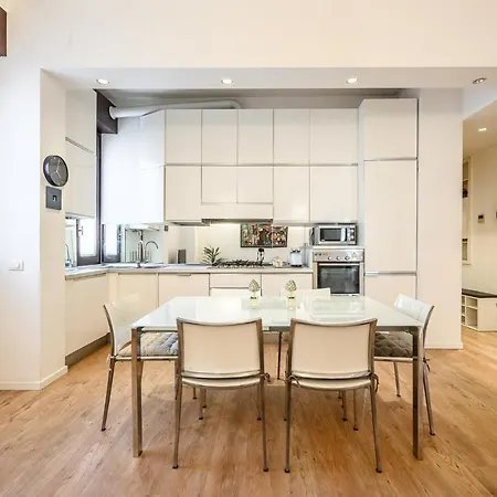 The Lantern Flat - Darsena Area Apartman