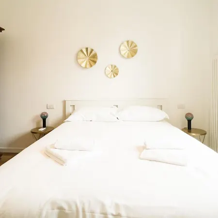 Easylife - - Palazzi 19 - Porta Venezia Appartement *