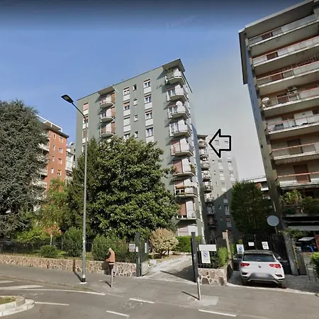 Gef House - Bande Nere Milan