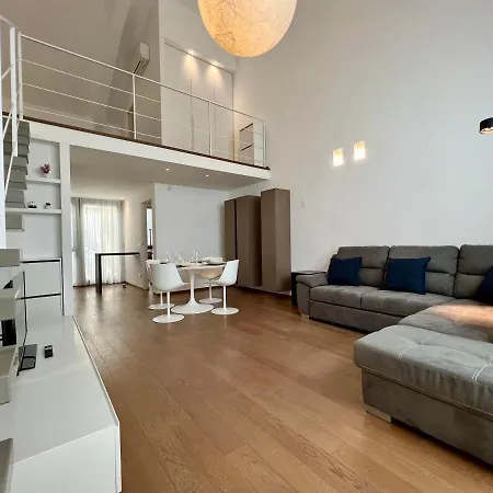 Modern Loft Apartament Mediolan