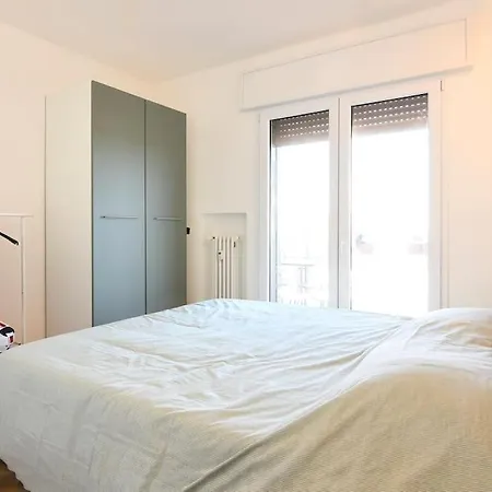 Luminoso Bilocale Con Terrazzino * Milano