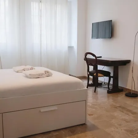 Orea Spiti - Drawings In Teodosio Apartament Mediolan