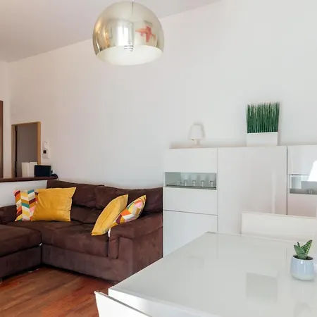 Apartment Terrace At 20 Minutes From Duomo - Homeunity *