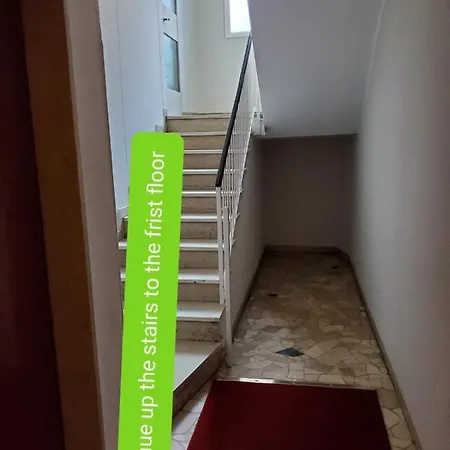 Grazioso Metro Vicinissima Facile Per Arrivare A Duomo Milánó