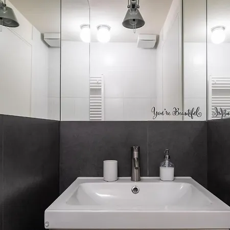 La Casa Colorata - Flats In - Bocconi * Μιλάνο