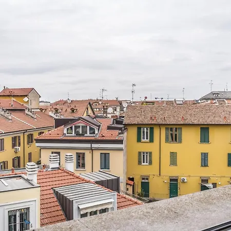 The Orange Attic - Navigli Area Mediolan