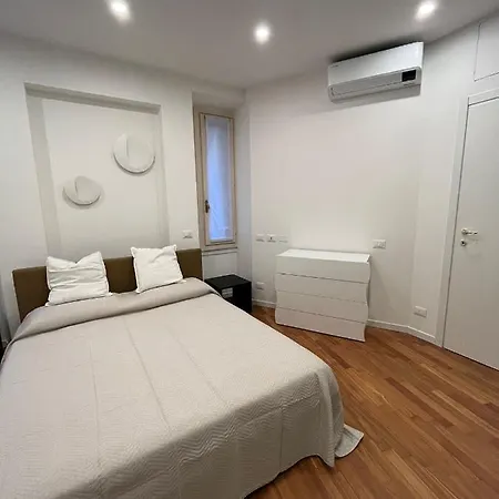 아파트 Casa Vercelli Delizioso Bilocale Moderno Nella Vecchia