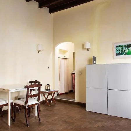 Apartment Youhosty - Ugo Bassi