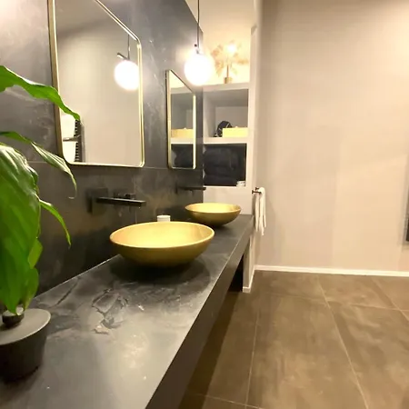 Intomilan Galleria Duomo I Boutique & Design Hotel apartamentowy 4*