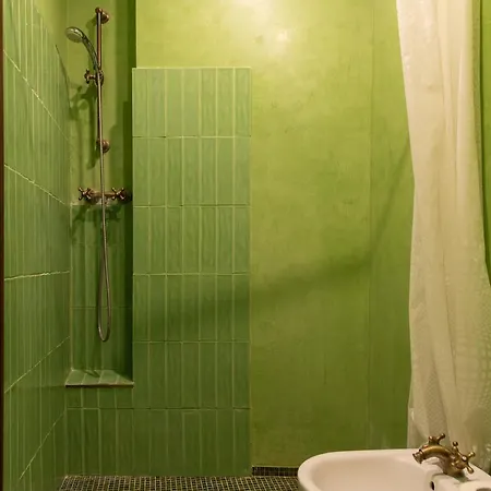 Apartment Youhosty - Ugo Bassi Milan