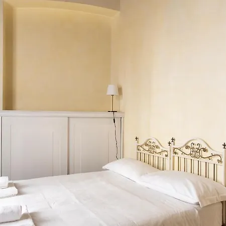 Youhosty - Ugo Bassi Apartment *