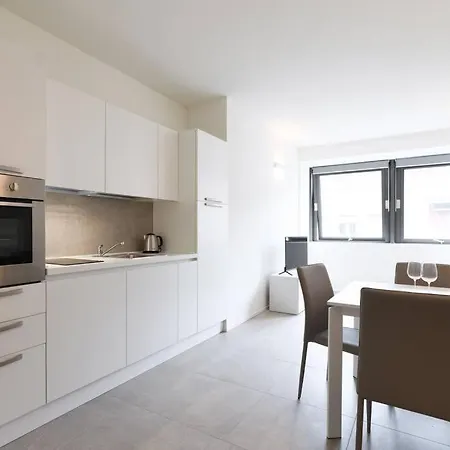 Apartment Contempora - Rosellini 6a Milan