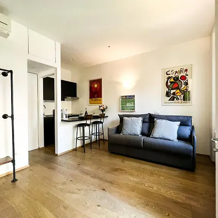 The Mundial - Bosco Verticale View * Mailand