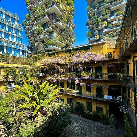 Apartment The Mundial - Bosco Verticale View