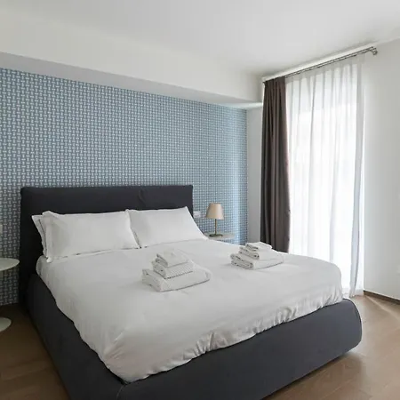 Italianway - Corso 11 * Milan