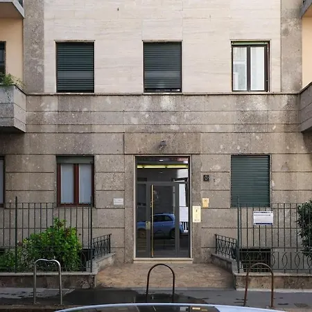 Large And Elegant In Missori Duomo Apartament *