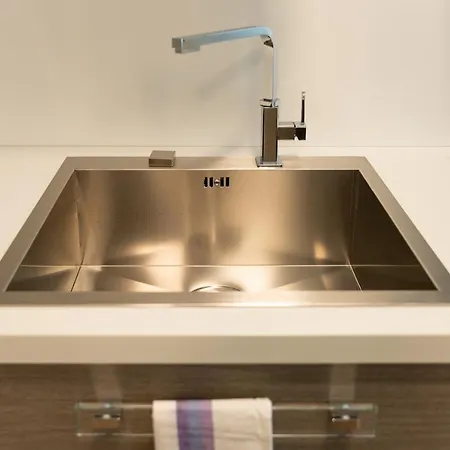 15min Metro Duomo - Rho Fiera - Skyscraper Kitchen Apartman