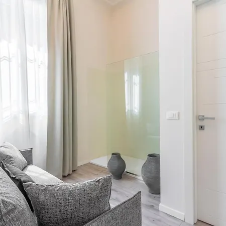 Meneghina Foresteria Lombarda 3*