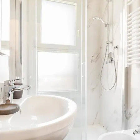 Elegant Flat In Milan, Wi-fi E Netflix!