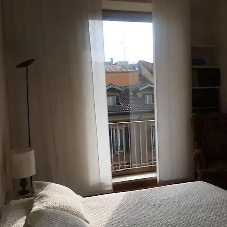 Elegant San Babila ,5 Minutes From Duomo شقة *