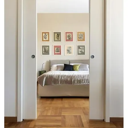 Elegant San Babila ,5 Minutes From Duomo شقة *