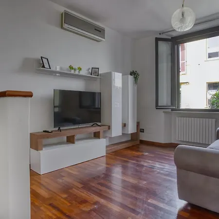 公寓 Joivy Tasteful Flat With Balcony *