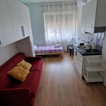 Monolocale 4 - Istria M5 * Milan