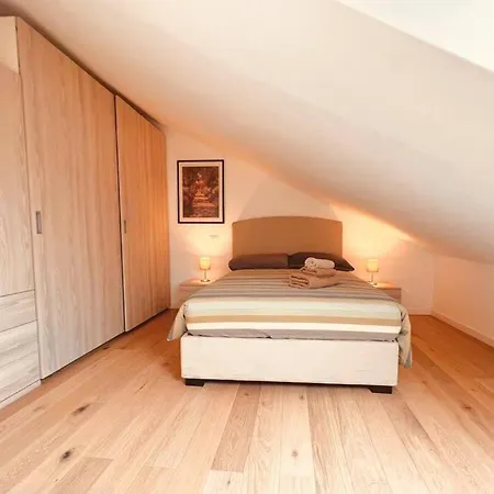 Urban House - Skylight House Navigli Center Appartement *